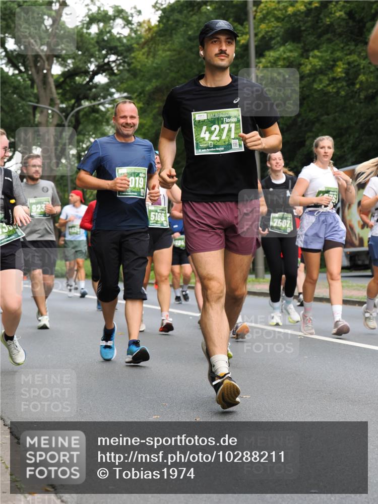 13.09.2026 - 21. swb-Marathon Bremen TobiasT http://msf.ph/oto/10288211 13.09.2026 12:24:16 Laufen 923, 019, 5166, 4271, 21, 26, 1234, 7507 meine-sportfotos.de