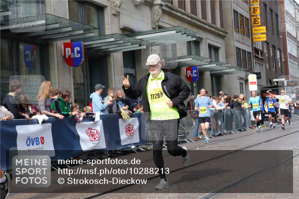 13.09.2026 - 21. swb-Marathon Bremen Strokosch-Dieckow http://msf.ph/oto/10288213 13.09.2026 10:43:47 Ziel 10337, 10342, 11108, 11208, 11312, 11447, 11614, 11644, 11758, 11930, 12436, 12559, 13538, 10328, 10742, 11019, 11468, 11607, 11826, 11948, 12250, 12253, 13509 meine-sportfotos.de