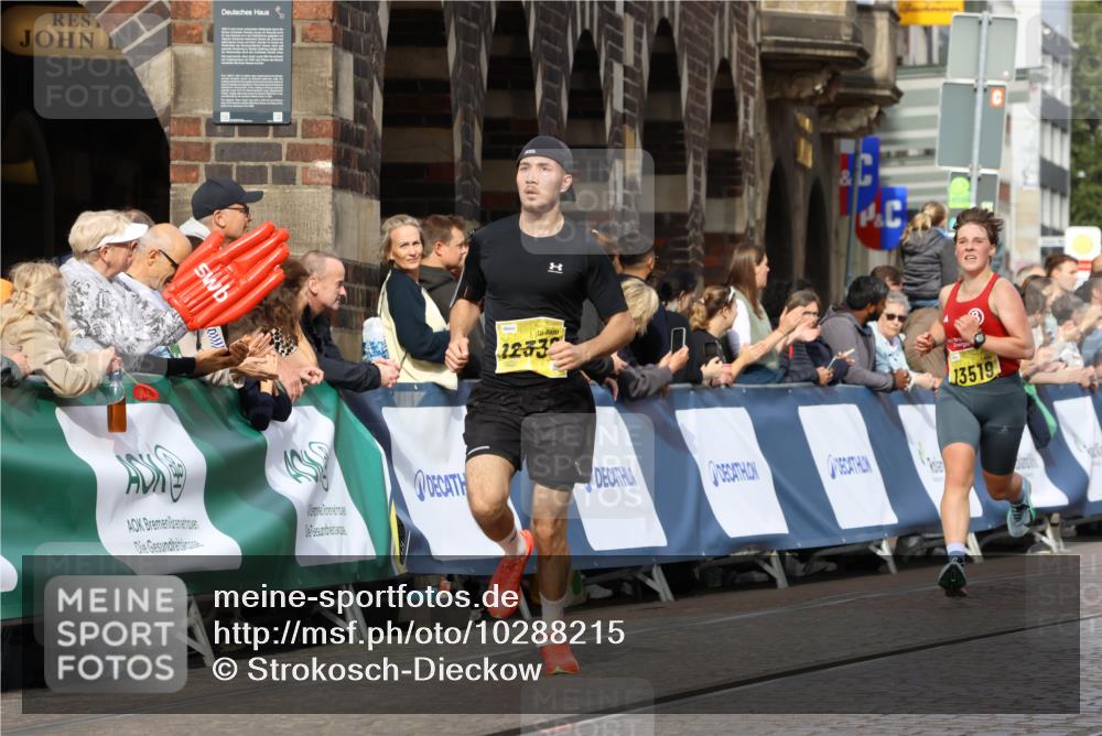 13.09.2026 - 21. swb-Marathon Bremen Strokosch-Dieckow http://msf.ph/oto/10288215 13.09.2026 10:39:59 Ziel 11713, 12404, 13513, 13642 meine-sportfotos.de