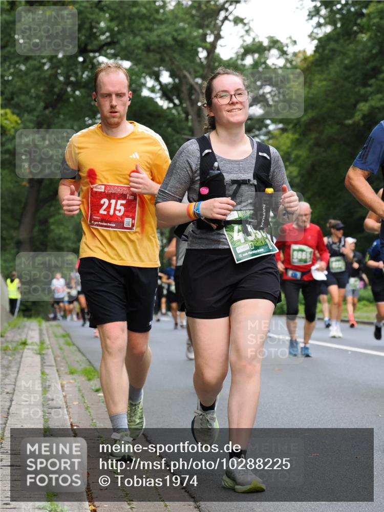 13.09.2026 - 21. swb-Marathon Bremen TobiasT http://msf.ph/oto/10288225 13.09.2026 12:24:18 Laufen 215, 6468, 21, 9665 meine-sportfotos.de