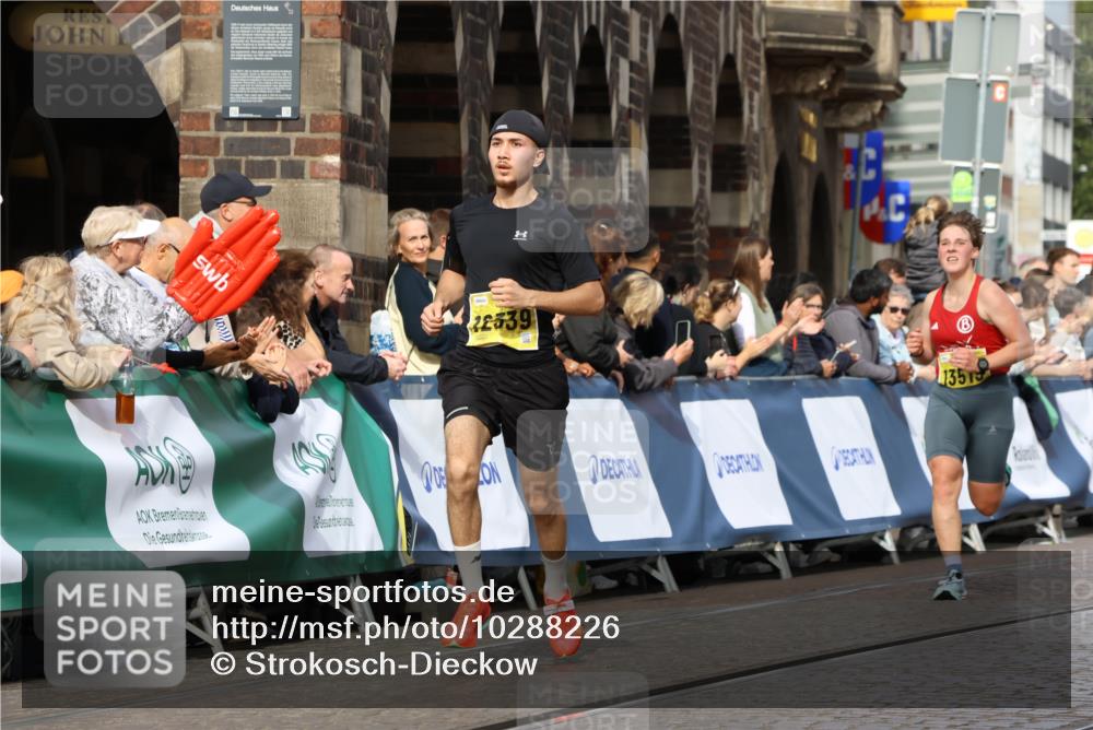 13.09.2026 - 21. swb-Marathon Bremen Strokosch-Dieckow http://msf.ph/oto/10288226 13.09.2026 10:39:59 Ziel 11713, 12404, 13513, 13642 meine-sportfotos.de
