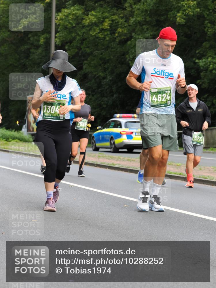13.09.2026 - 21. swb-Marathon Bremen TobiasT http://msf.ph/oto/10288252 13.09.2026 12:24:25 Laufen 1304, 7556, 4624, 5221 meine-sportfotos.de