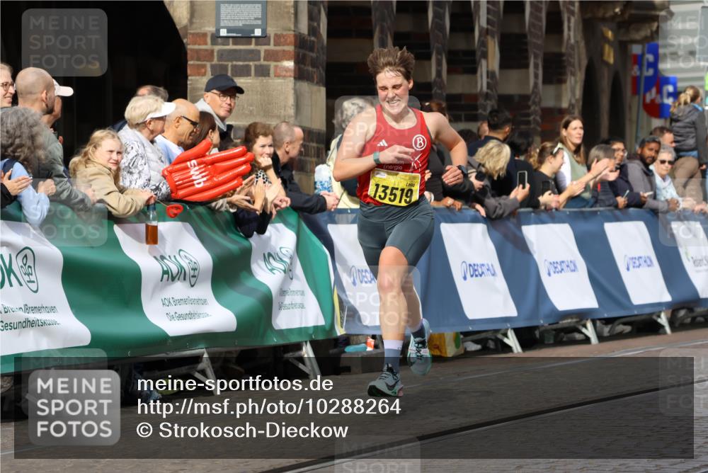 13.09.2026 - 21. swb-Marathon Bremen Strokosch-Dieckow http://msf.ph/oto/10288264 13.09.2026 10:40:01 Ziel 12339, 12404, 13513, 13642 meine-sportfotos.de