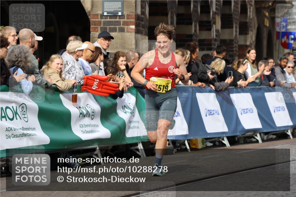 13.09.2026 - 21. swb-Marathon Bremen Strokosch-Dieckow http://msf.ph/oto/10288278 13.09.2026 10:40:01 Ziel 12339, 12404, 13513, 13642 meine-sportfotos.de