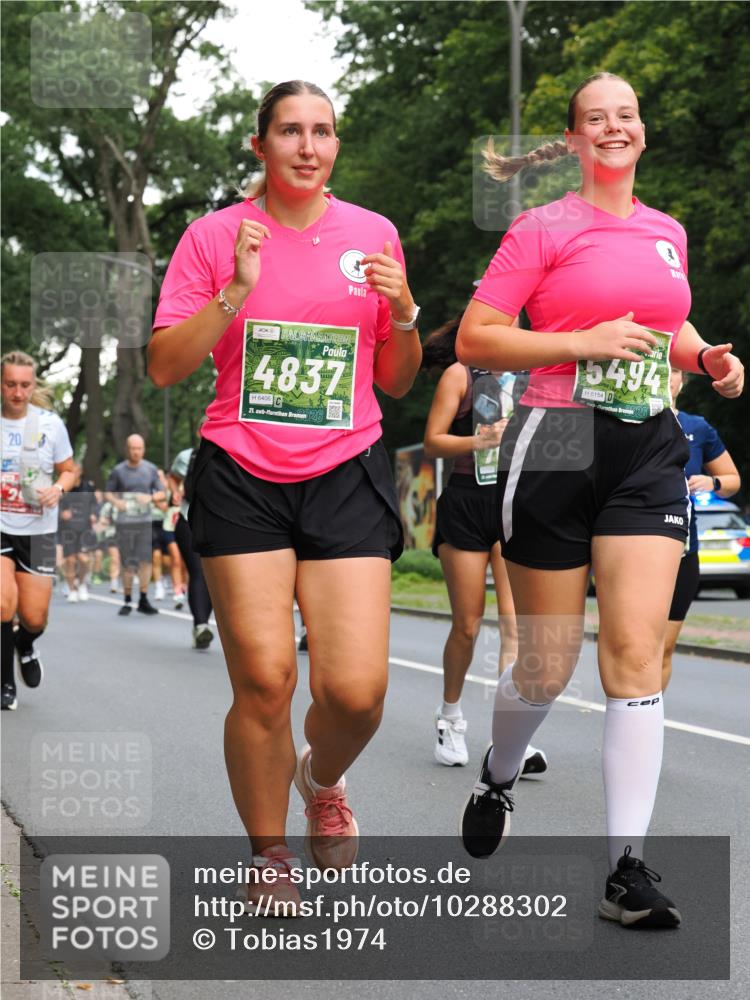 13.09.2026 - 21. swb-Marathon Bremen TobiasT http://msf.ph/oto/10288302 13.09.2026 12:24:28 Laufen 20, 4837, 6406, 21, 26, 5494, 6154, 240 meine-sportfotos.de