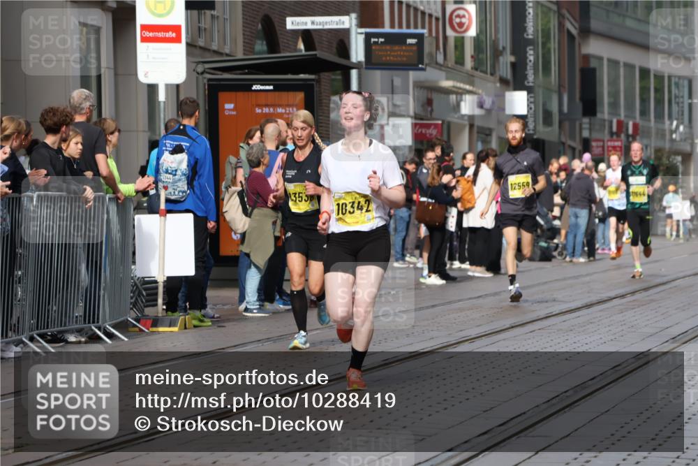 13.09.2026 - 21. swb-Marathon Bremen Strokosch-Dieckow http://msf.ph/oto/10288419 13.09.2026 10:43:56 Ziel 10342, 10956, 11108, 11148, 11644, 11758, 13538, 10337, 10742, 11019, 11208, 11312, 11447, 11614, 11930, 11948, 12250, 12253, 12436, 12559, 13509 meine-sportfotos.de
