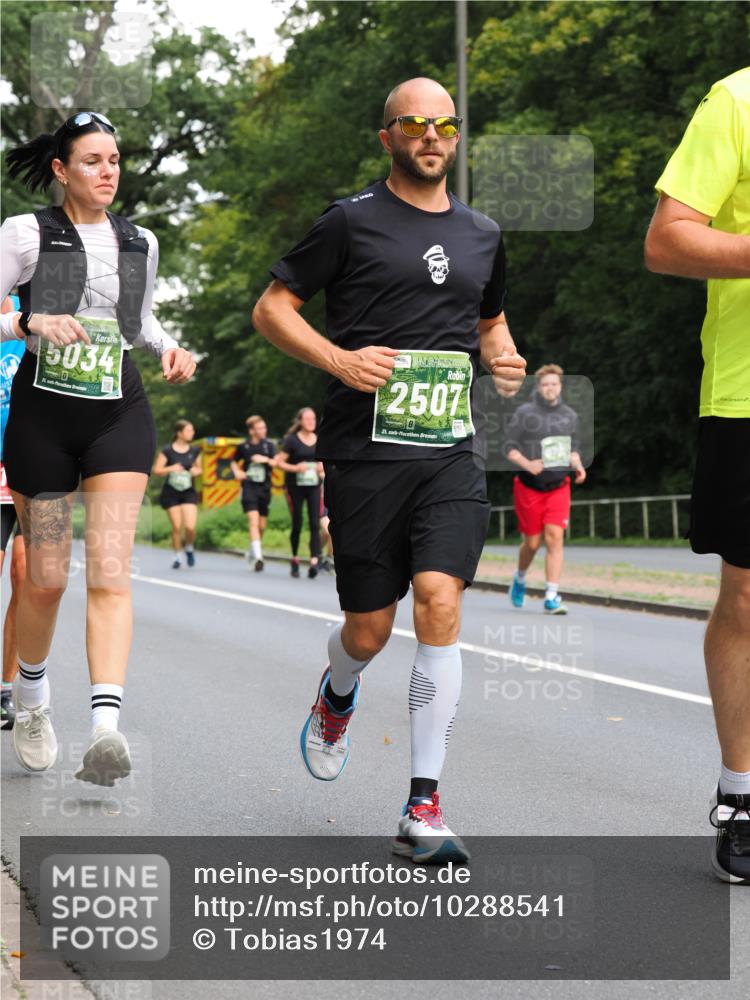 13.09.2026 - 21. swb-Marathon Bremen TobiasT http://msf.ph/oto/10288541 13.09.2026 12:25:03 Laufen 5034, 21, 26, 2507, 21, 40 meine-sportfotos.de