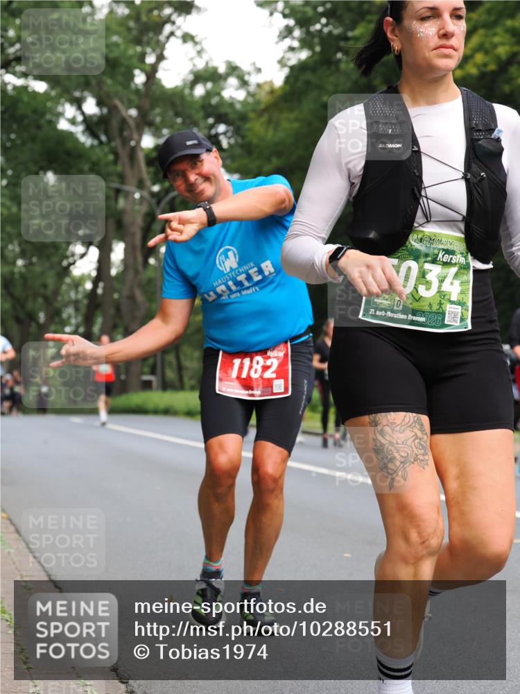 13.09.2026 - 21. swb-Marathon Bremen TobiasT http://msf.ph/oto/10288551 13.09.2026 12:25:04 Laufen 034, 21, 26, 1182 meine-sportfotos.de