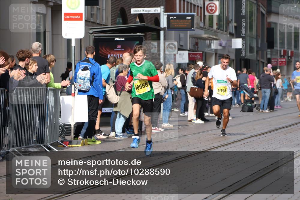 13.09.2026 - 21. swb-Marathon Bremen Strokosch-Dieckow http://msf.ph/oto/10288590 13.09.2026 10:44:15 Ziel 10454, 10806, 10861, 10956, 11148, 11438, 11615, 11704, 12473, 10342, 11108, 11148, 11312, 11447, 11614, 11644, 11758, 11930, 12436, 12559, 13538 meine-sportfotos.de