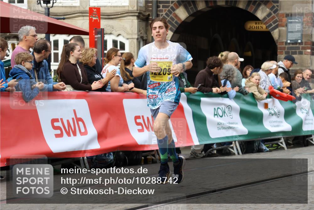 13.09.2026 - 21. swb-Marathon Bremen Strokosch-Dieckow http://msf.ph/oto/10288742 13.09.2026 10:41:12 Ziel 10575, 11903, 12209, 12477, 13520 meine-sportfotos.de