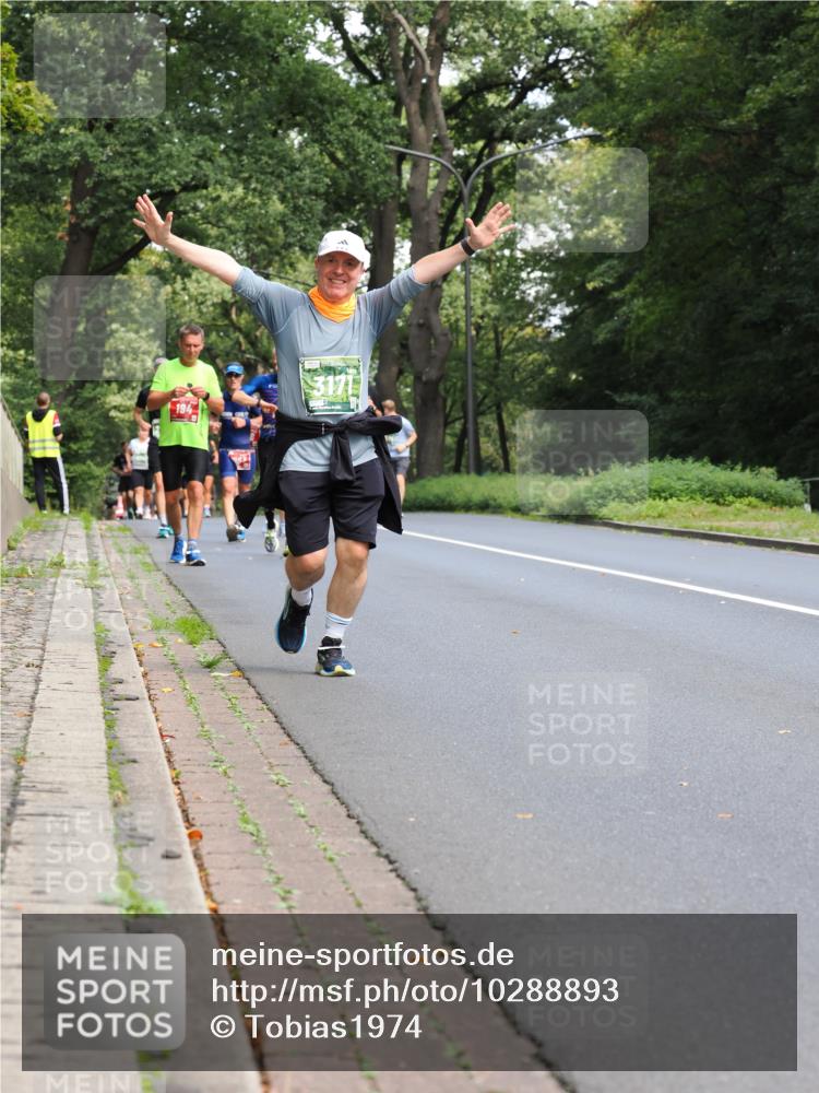 13.09.2026 - 21. swb-Marathon Bremen TobiasT http://msf.ph/oto/10288893 13.09.2026 12:26:35 Laufen 194, 3171 meine-sportfotos.de