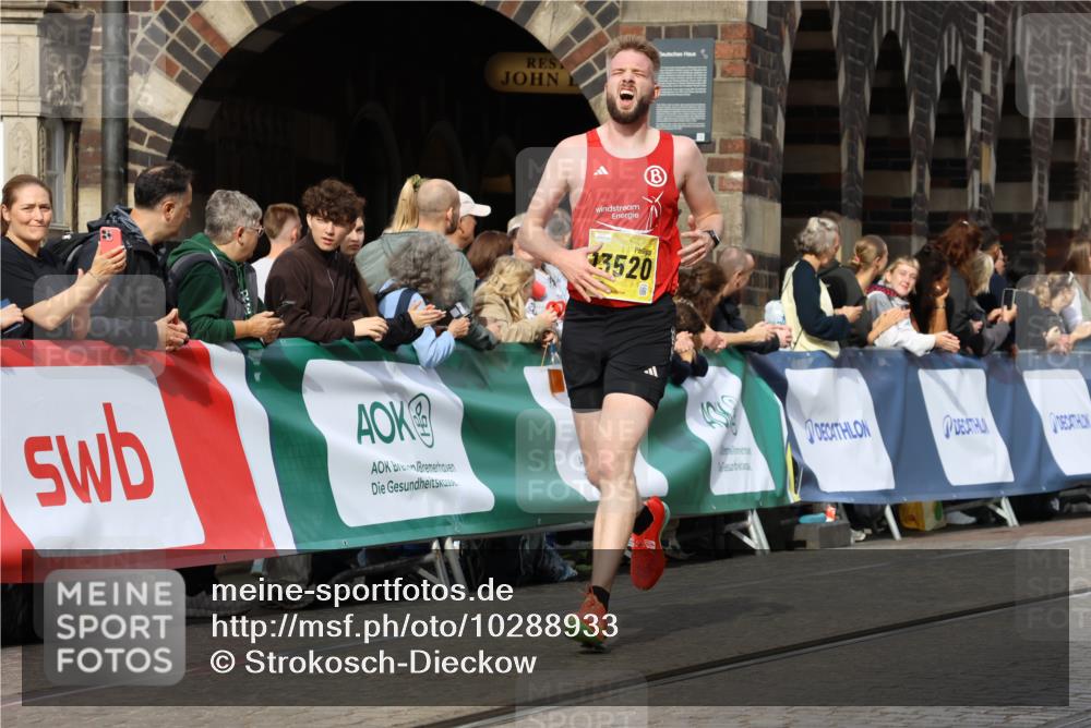 13.09.2026 - 21. swb-Marathon Bremen Strokosch-Dieckow http://msf.ph/oto/10288933 13.09.2026 10:41:33 Ziel 11077, 11201, 10341, 10972, 11426, 11527, 12246, 12455, 13586 meine-sportfotos.de