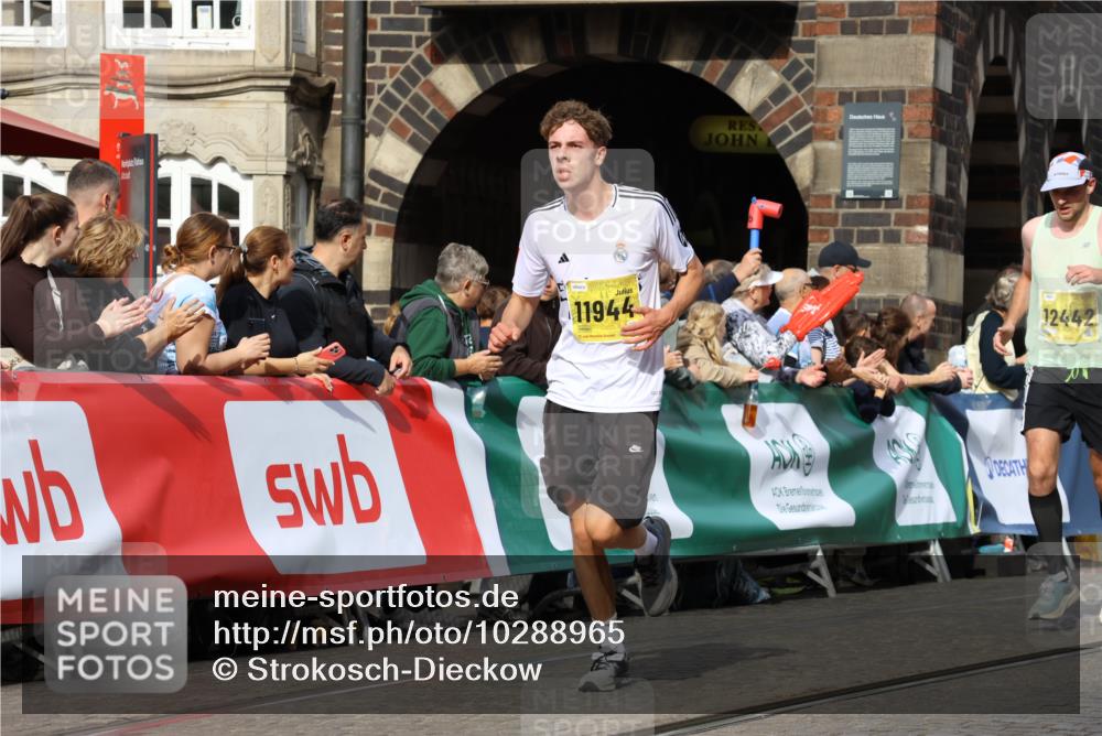 13.09.2026 - 21. swb-Marathon Bremen Strokosch-Dieckow http://msf.ph/oto/10288965 13.09.2026 10:41:38 Ziel 11077, 13520, 10341, 10972, 11426, 11527, 12246, 13586 meine-sportfotos.de