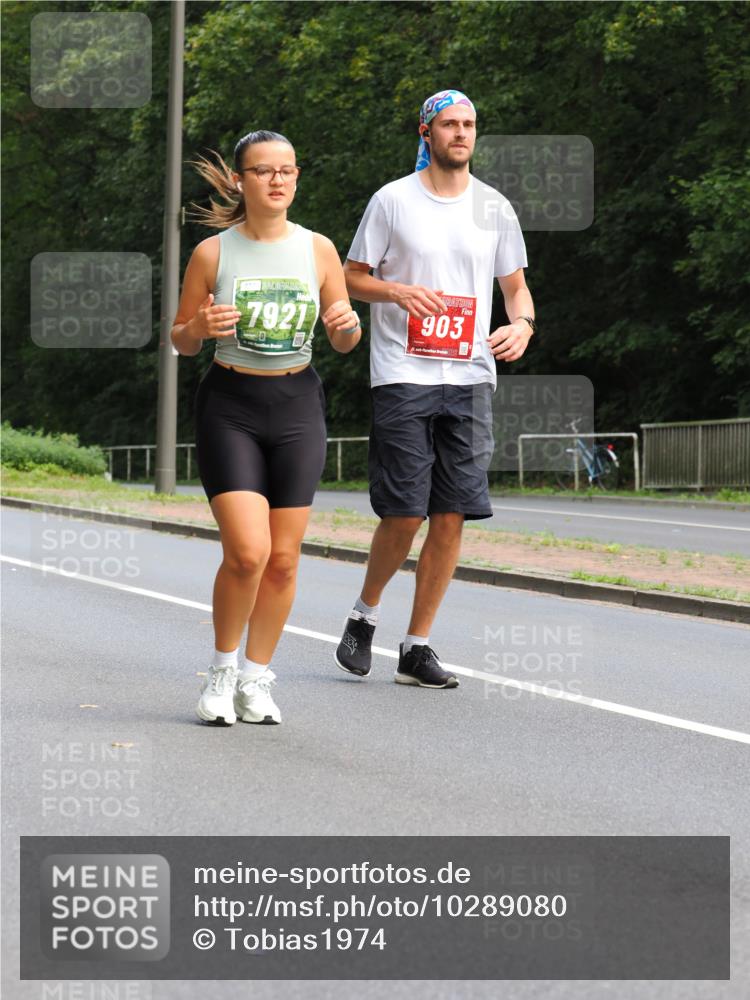 13.09.2026 - 21. swb-Marathon Bremen TobiasT http://msf.ph/oto/10289080 13.09.2026 12:27:09 Laufen 7921, 903 meine-sportfotos.de