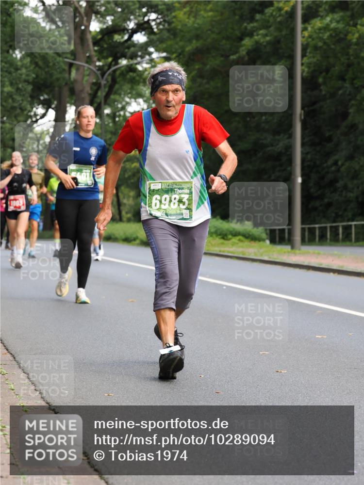 13.09.2026 - 21. swb-Marathon Bremen TobiasT http://msf.ph/oto/10289094 13.09.2026 12:27:14 Laufen 1003, 6983 meine-sportfotos.de