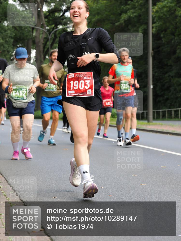 13.09.2026 - 21. swb-Marathon Bremen TobiasT http://msf.ph/oto/10289147 13.09.2026 12:27:21 Laufen 5452, 1903, 0160, 21, 126, 7234 meine-sportfotos.de