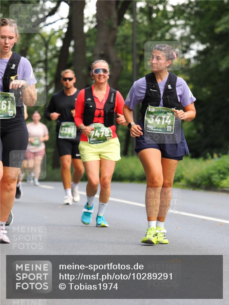 13.09.2026 - 21. swb-Marathon Bremen TobiasT http://msf.ph/oto/10289291 13.09.2026 12:27:57 Laufen 61, 3266, 7479, 3414, 6799, 21, 20 meine-sportfotos.de