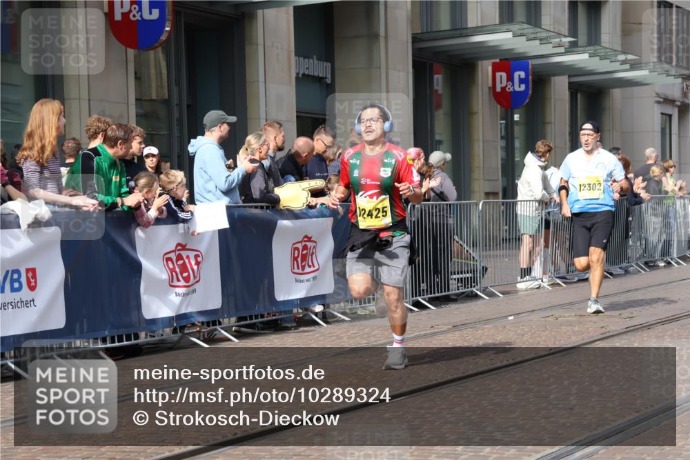 13.09.2026 - 21. swb-Marathon Bremen Strokosch-Dieckow http://msf.ph/oto/10289324 13.09.2026 10:44:47 Ziel 10096, 10143, 10214, 10266, 10628, 10735, 10866, 11020, 11396, 11695, 13591, 10266, 10454, 10806, 10861, 11438, 11615, 11692, 11704, 12302, 12425, 12473 meine-sportfotos.de