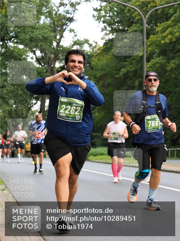 13.09.2026 - 21. swb-Marathon Bremen TobiasT http://msf.ph/oto/10289451 13.09.2026 12:28:20 Laufen 2262, 5292, 21, 26, 766 meine-sportfotos.de