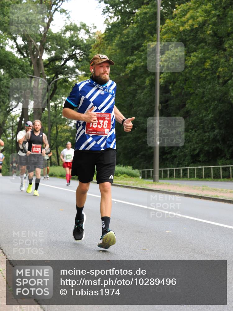 13.09.2026 - 21. swb-Marathon Bremen TobiasT http://msf.ph/oto/10289496 13.09.2026 12:28:25 Laufen 2128, 1836, 21 meine-sportfotos.de