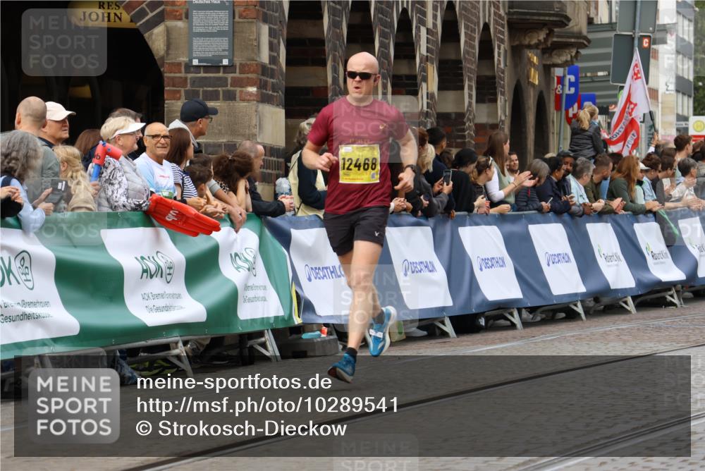 13.09.2026 - 21. swb-Marathon Bremen Strokosch-Dieckow http://msf.ph/oto/10289541 13.09.2026 10:42:04 Ziel 10341, 10972, 11426, 11527, 12246, 12455, 13586, 13600, 11895, 12426, 13585 meine-sportfotos.de