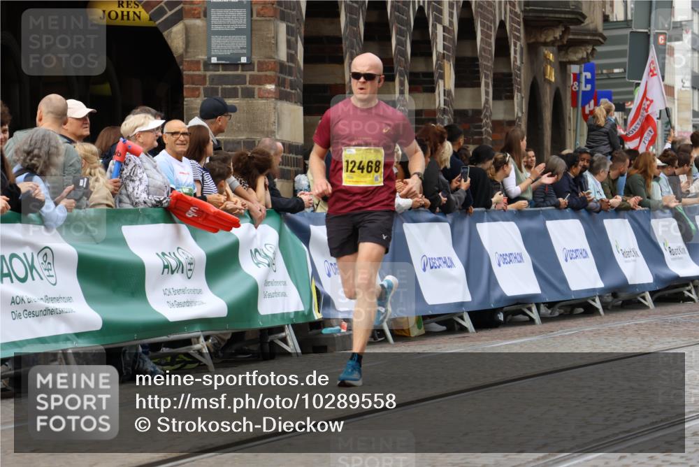 13.09.2026 - 21. swb-Marathon Bremen Strokosch-Dieckow http://msf.ph/oto/10289558 13.09.2026 10:42:04 Ziel 10341, 10972, 11426, 11527, 12246, 12455, 13586, 13600, 11895, 12426, 13585 meine-sportfotos.de