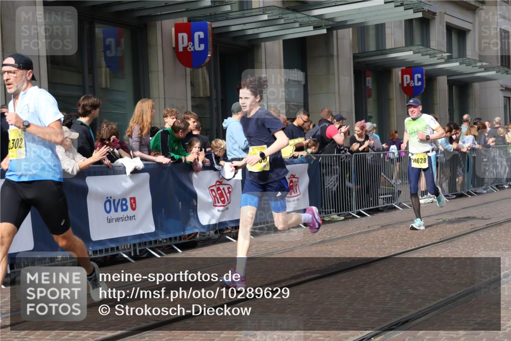 13.09.2026 - 21. swb-Marathon Bremen Strokosch-Dieckow http://msf.ph/oto/10289629 13.09.2026 10:44:49 Ziel 10096, 10143, 10214, 10628, 10735, 10866, 11020, 11396, 11695, 12054, 13591, 10266, 10454, 10628, 10806, 10861, 11615, 11692, 11704, 12302, 12425, 12473 meine-sportfotos.de