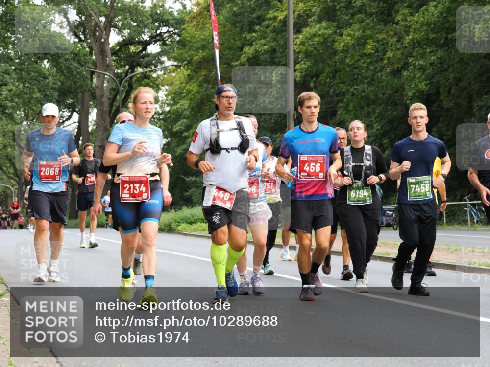 13.09.2026 - 21. swb-Marathon Bremen TobiasT http://msf.ph/oto/10289688 13.09.2026 12:28:55 Laufen 2068, 495, 2134, 446, 251, 2021, 024, 456, 54, 26, 6194, 7458 meine-sportfotos.de