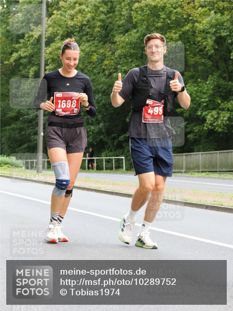 13.09.2026 - 21. swb-Marathon Bremen TobiasT http://msf.ph/oto/10289752 13.09.2026 12:29:03 Laufen 1698, 499, 21 meine-sportfotos.de