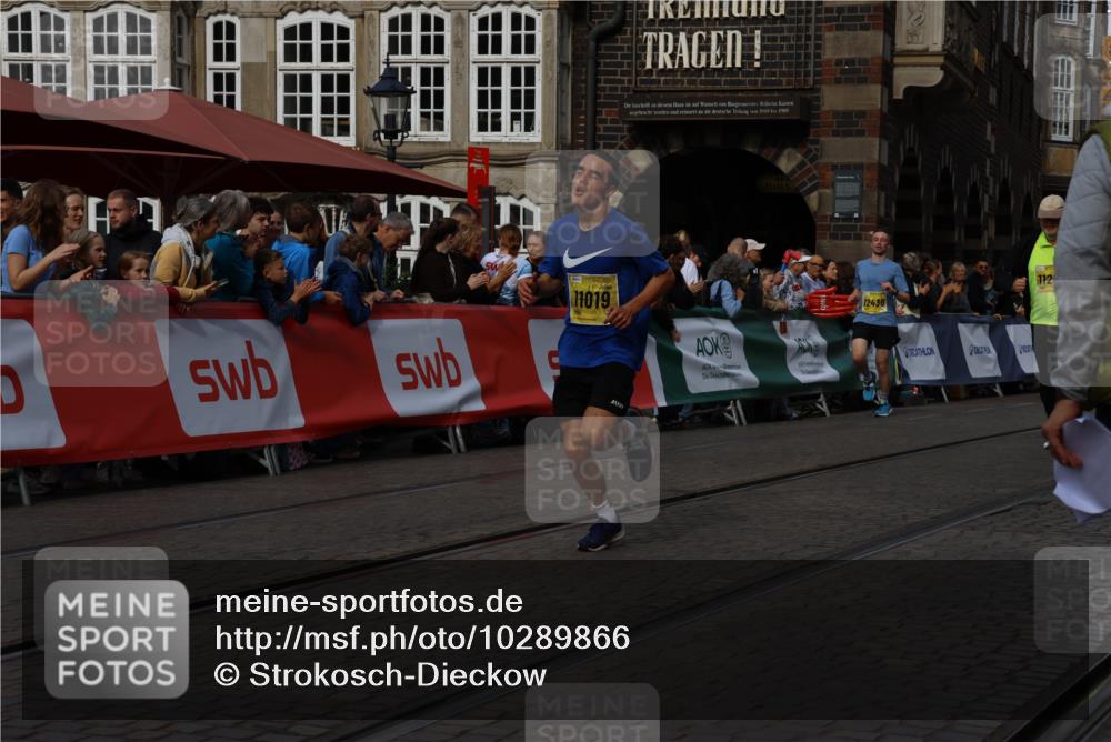 13.09.2026 - 21. swb-Marathon Bremen Strokosch-Dieckow http://msf.ph/oto/10289866 13.09.2026 10:44:02 Ziel 10742, 11019, 11607, 11948, 12250, 12253, 13509, 11108, 11644, 11758 meine-sportfotos.de