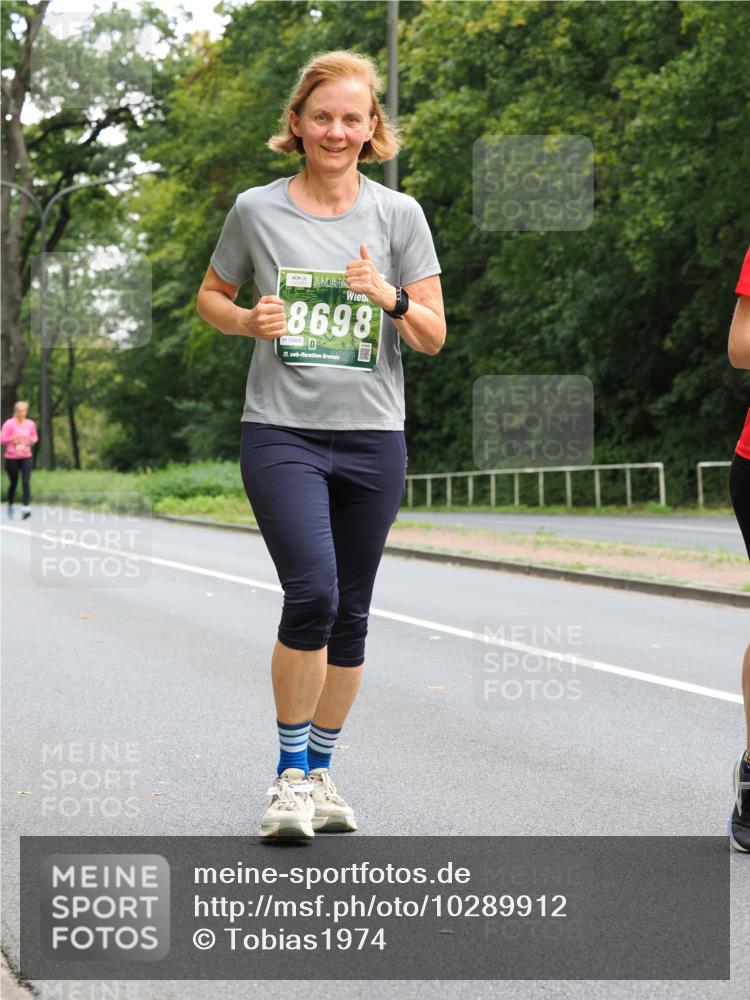 13.09.2026 - 21. swb-Marathon Bremen TobiasT http://msf.ph/oto/10289912 13.09.2026 12:29:28 Laufen 8698, 5989, 21, 26 meine-sportfotos.de
