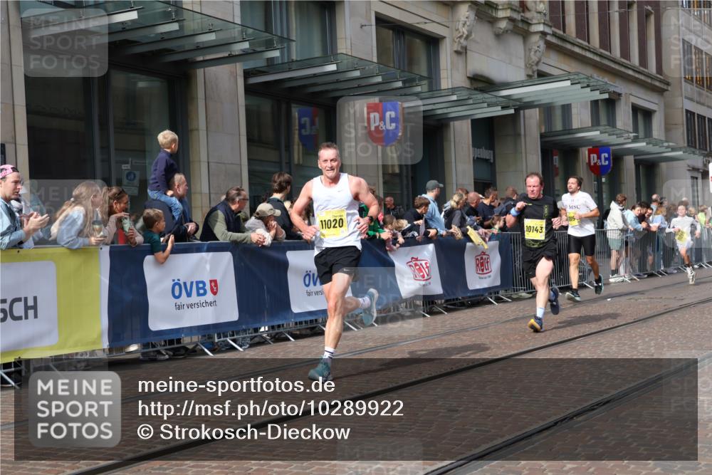 13.09.2026 - 21. swb-Marathon Bremen Strokosch-Dieckow http://msf.ph/oto/10289922 13.09.2026 10:45:11 Ziel 10318, 10352, 10398, 10536, 10541, 10583, 11063, 11088, 11209, 11232, 11478, 11695, 11749, 11835, 12054, 12290, 12355, 12475, 12534, 13532, 13628, 10096, 10143, 10214, 10266, 10628, 10735, 10866, 11020, 11396, 12302, 13591 meine-sportfotos.de