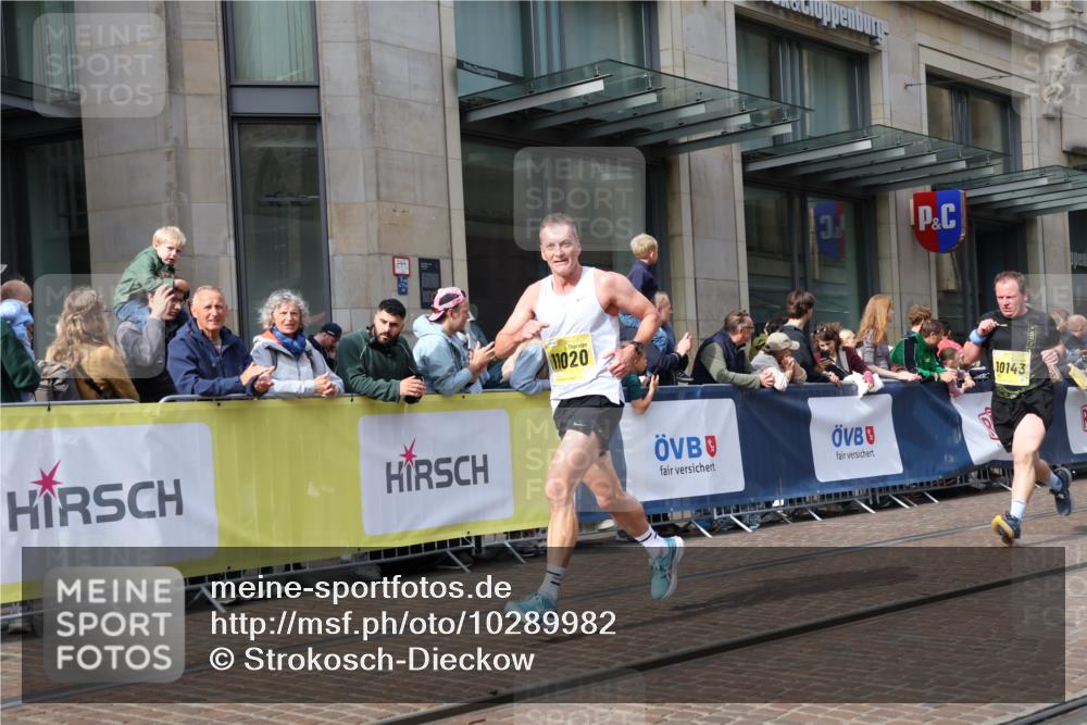 13.09.2026 - 21. swb-Marathon Bremen Strokosch-Dieckow http://msf.ph/oto/10289982 13.09.2026 10:45:11 Ziel 10318, 10352, 10398, 10536, 10541, 10583, 11063, 11088, 11209, 11232, 11478, 11695, 11749, 11835, 12054, 12290, 12355, 12475, 12534, 13532, 13628, 10096, 10143, 10214, 10266, 10628, 10735, 10866, 11020, 11396, 12302, 13591 meine-sportfotos.de