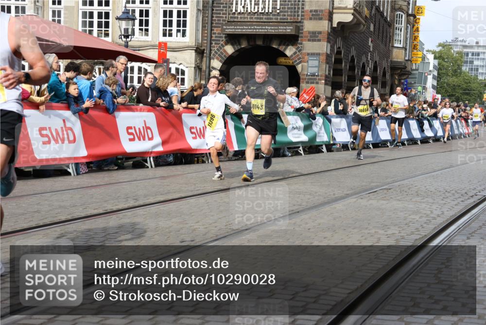 13.09.2026 - 21. swb-Marathon Bremen Strokosch-Dieckow http://msf.ph/oto/10290028 13.09.2026 10:45:24 Ziel 10096, 10143, 10214, 10628, 10735, 10866, 11020, 11396, 13591, 10318, 10352, 10536, 10541, 10583, 11088, 11209, 11232, 11749, 12290, 12355, 12534, 13532, 13628 meine-sportfotos.de