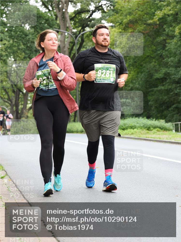 13.09.2026 - 21. swb-Marathon Bremen TobiasT http://msf.ph/oto/10290124 13.09.2026 12:30:10 Laufen 9281 meine-sportfotos.de