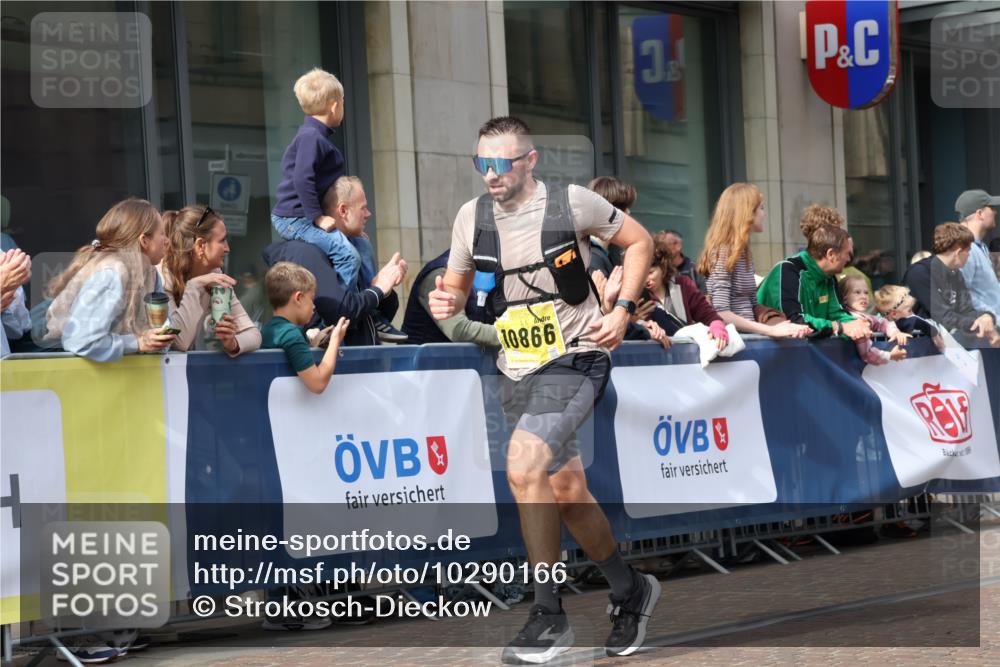 13.09.2026 - 21. swb-Marathon Bremen Strokosch-Dieckow http://msf.ph/oto/10290166 13.09.2026 10:45:15 Ziel 10318, 10352, 10398, 10464, 10536, 10541, 10583, 10987, 11063, 11088, 11209, 11232, 11478, 11559, 11749, 11835, 11845, 12087, 12290, 12355, 12475, 12534, 13532, 13595, 13628, 10096, 10143, 10214, 10398, 10735, 10866, 11020, 11396, 11695, 12054, 13591 meine-sportfotos.de