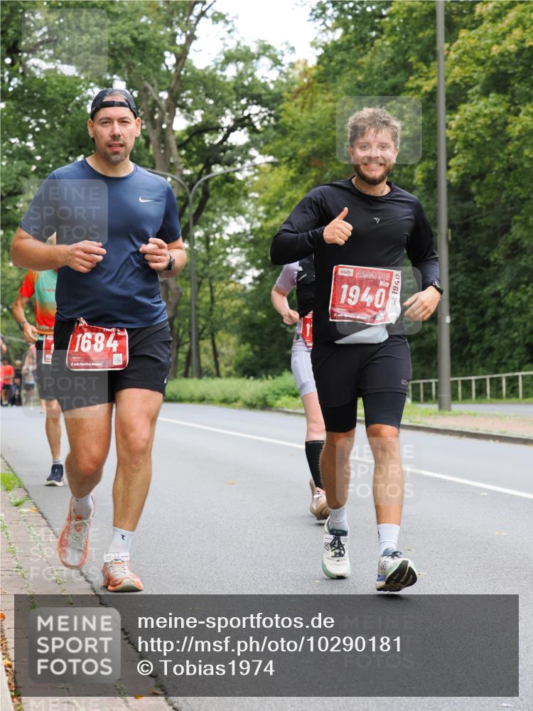 13.09.2026 - 21. swb-Marathon Bremen TobiasT http://msf.ph/oto/10290181 13.09.2026 12:30:31 Laufen 1684, 21, 25, 1940, 1940 meine-sportfotos.de