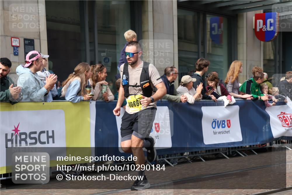 13.09.2026 - 21. swb-Marathon Bremen Strokosch-Dieckow http://msf.ph/oto/10290184 13.09.2026 10:45:15 Ziel 10318, 10352, 10398, 10464, 10536, 10541, 10583, 10987, 11063, 11088, 11209, 11232, 11478, 11559, 11749, 11835, 11845, 12087, 12290, 12355, 12475, 12534, 13532, 13595, 13628, 10096, 10143, 10214, 10398, 10735, 10866, 11020, 11396, 11695, 12054, 13591 meine-sportfotos.de
