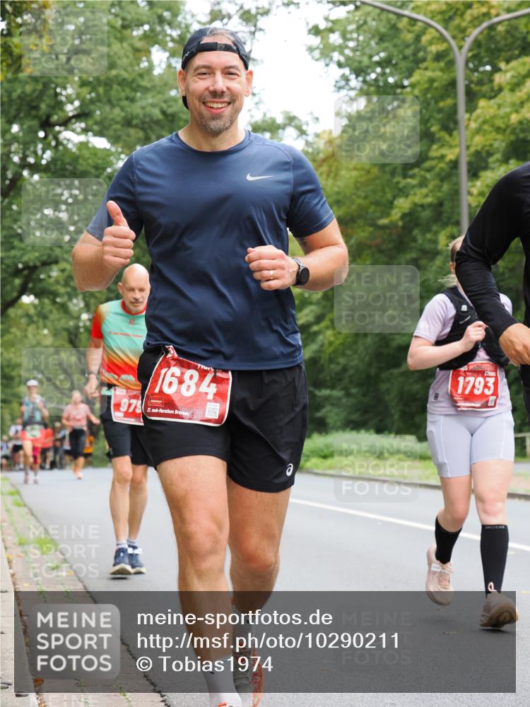 13.09.2026 - 21. swb-Marathon Bremen TobiasT http://msf.ph/oto/10290211 13.09.2026 12:30:32 Laufen 979, 1684, 21, 26, 1793 meine-sportfotos.de