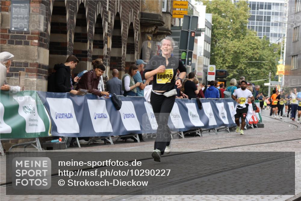 13.09.2026 - 21. swb-Marathon Bremen Strokosch-Dieckow http://msf.ph/oto/10290227 13.09.2026 11:15:30 Ziel 10325, 11424, 11694, 11810, 11990, 12110, 12333, 10572, 10900, 11504, 12137 meine-sportfotos.de