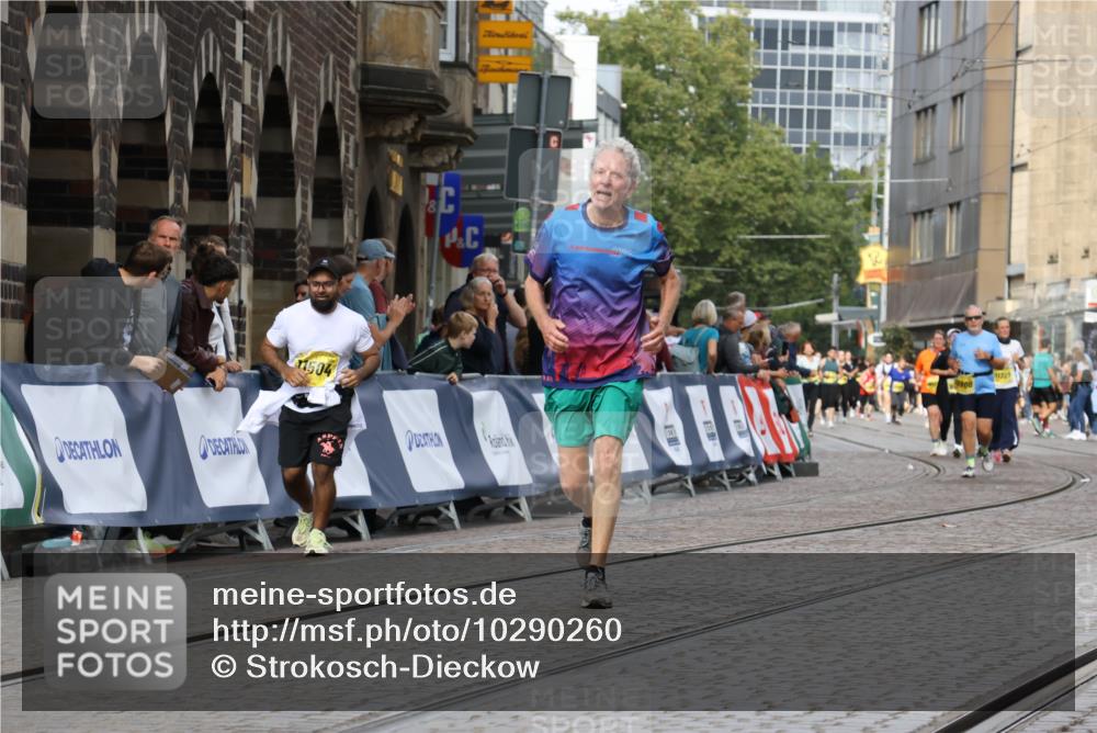 13.09.2026 - 21. swb-Marathon Bremen Strokosch-Dieckow http://msf.ph/oto/10290260 13.09.2026 11:15:36 Ziel 10606, 11424, 11694, 11990, 10572, 10900, 11307, 11778, 11897, 12137 meine-sportfotos.de