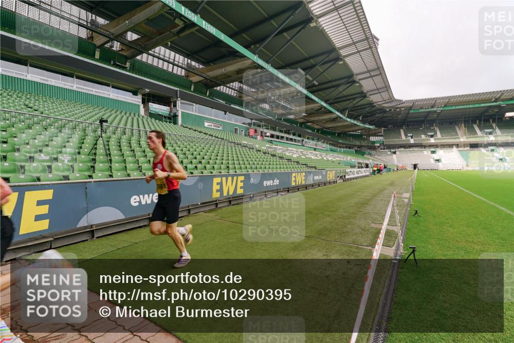 13.09.2026 - 21. swb-Marathon Bremen Michael Burmester http://msf.ph/oto/10290395 13.09.2026 10:16:49 Laufen im Stadion 10597, 12272, 13501, 13510, 13515, 13517, 13522, 13542, 13547, 13561, 13567, 13569, 13576, 13579, 13604, 13623, 13627, 13635 meine-sportfotos.de