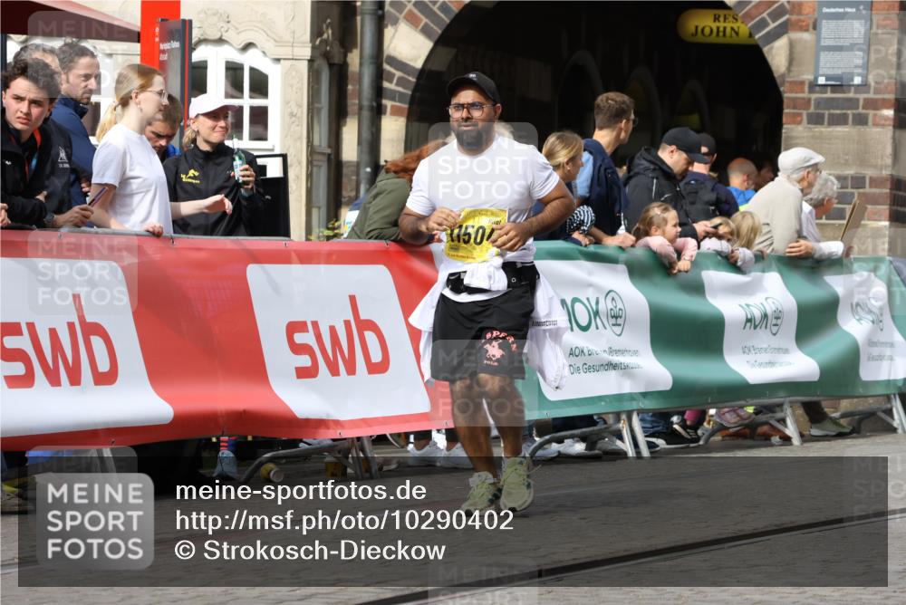 13.09.2026 - 21. swb-Marathon Bremen Strokosch-Dieckow http://msf.ph/oto/10290402 13.09.2026 11:15:41 Ziel 10606, 11424, 10474, 10572, 10900, 11307, 11778, 11897, 11940 meine-sportfotos.de