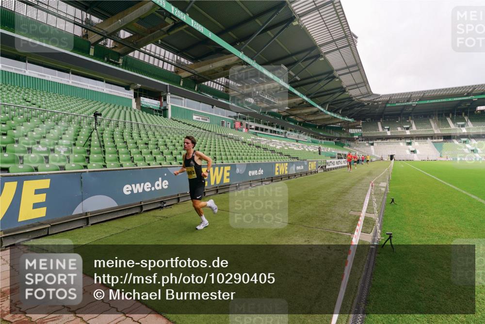 13.09.2026 - 21. swb-Marathon Bremen Michael Burmester http://msf.ph/oto/10290405 13.09.2026 10:17:01 Laufen im Stadion 10597, 12272, 12458, 13501, 13504, 13510, 13515, 13517, 13522, 13542, 13547, 13561, 13567, 13569, 13576, 13579, 13603, 13604, 13623, 13635 meine-sportfotos.de