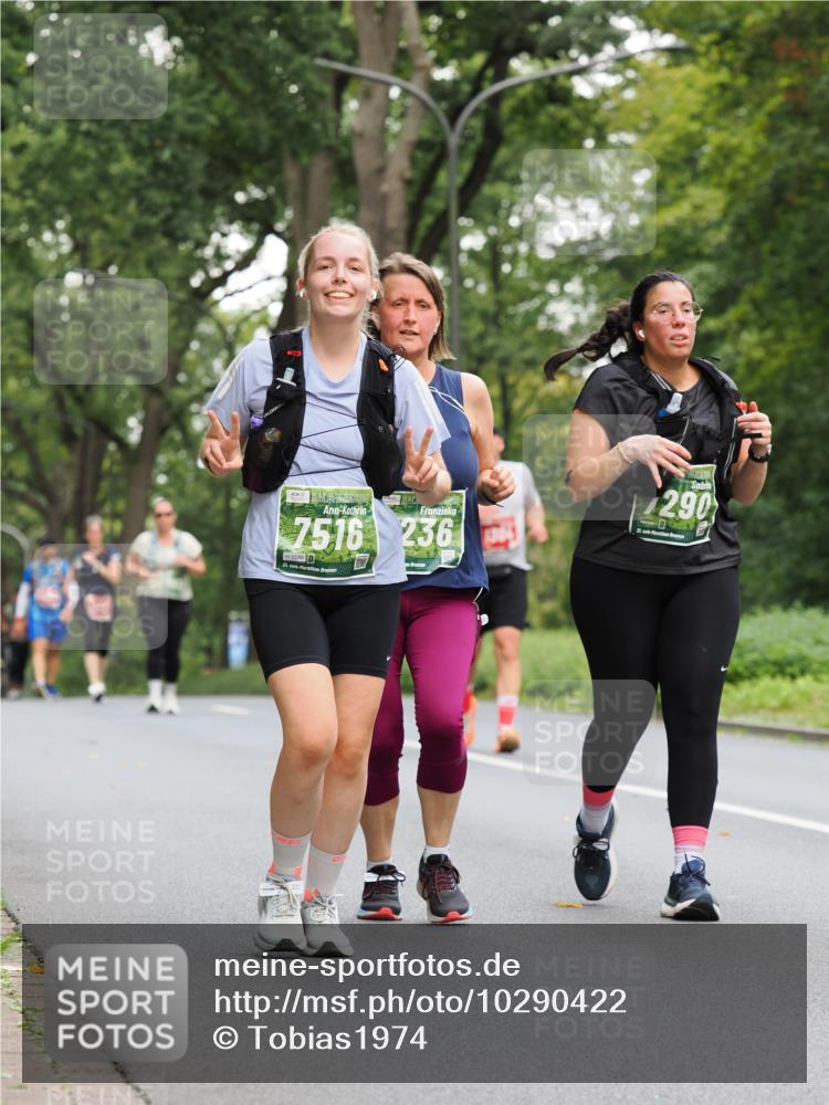 13.09.2026 - 21. swb-Marathon Bremen TobiasT http://msf.ph/oto/10290422 13.09.2026 12:31:07 Laufen 7516, 236, 5586, 21, 290, 21 meine-sportfotos.de