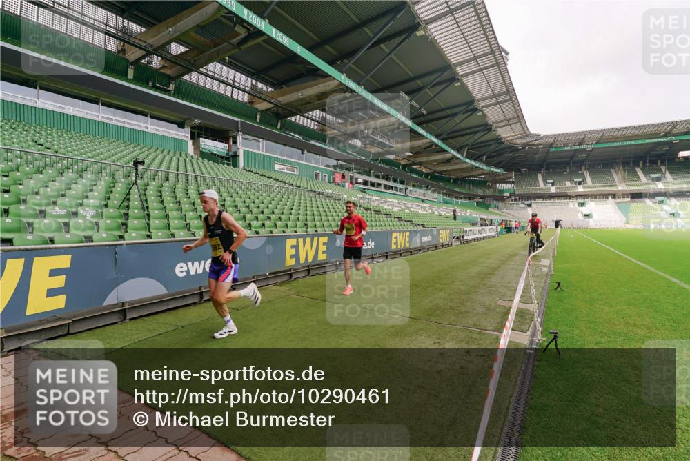 13.09.2026 - 21. swb-Marathon Bremen Michael Burmester http://msf.ph/oto/10290461 13.09.2026 10:17:42 Laufen im Stadion 10597, 12272, 12457, 12458, 13501, 13504, 13510, 13515, 13517, 13522, 13542, 13543, 13547, 13554, 13561, 13567, 13569, 13571, 13572, 13576, 13579, 13582, 13602, 13603, 13604, 13623, 13630, 13635, 13643 meine-sportfotos.de