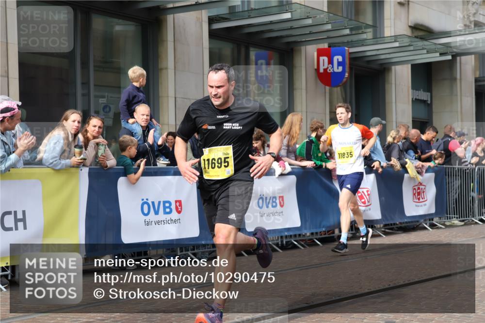 13.09.2026 - 21. swb-Marathon Bremen Strokosch-Dieckow http://msf.ph/oto/10290475 13.09.2026 10:45:18 Ziel 10318, 10352, 10464, 10536, 10541, 10583, 10987, 11015, 11063, 11088, 11209, 11232, 11279, 11478, 11559, 11749, 11762, 11835, 11845, 12087, 12290, 12355, 12534, 13532, 13595, 13628, 10096, 10143, 10214, 10398, 10735, 10866, 11020, 11396, 11695, 12054, 12475, 13591 meine-sportfotos.de