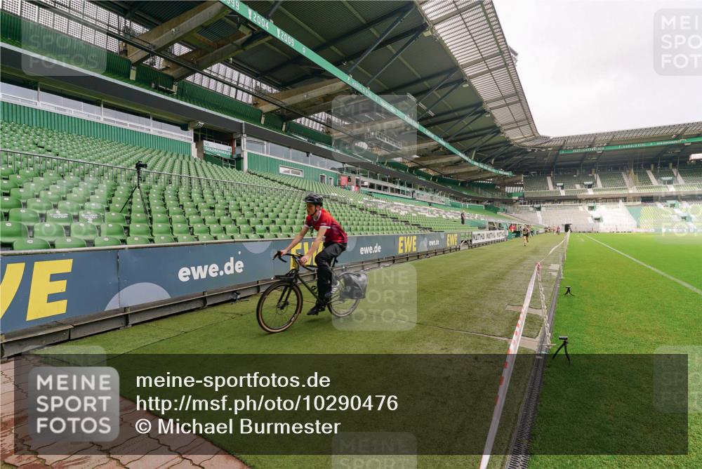 13.09.2026 - 21. swb-Marathon Bremen Michael Burmester http://msf.ph/oto/10290476 13.09.2026 10:17:44 Laufen im Stadion 10597, 12272, 12457, 12458, 13501, 13504, 13510, 13515, 13517, 13522, 13536, 13542, 13543, 13547, 13554, 13561, 13567, 13569, 13571, 13572, 13576, 13579, 13582, 13602, 13603, 13604, 13623, 13630, 13635, 13643 meine-sportfotos.de