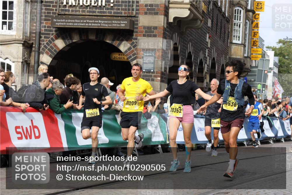 13.09.2026 - 21. swb-Marathon Bremen Strokosch-Dieckow http://msf.ph/oto/10290505 13.09.2026 10:45:39 Ziel 10143, 10318, 10398, 10866, 11020, 11232, 11396, 11478, 11695, 11835, 12054, 12475, 12534, 10436, 10464, 10987, 11015, 11063, 11279, 11559, 11762, 11845, 12033, 12069, 12087, 13595 meine-sportfotos.de