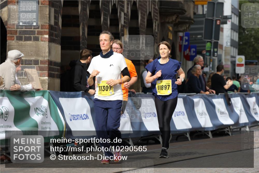 13.09.2026 - 21. swb-Marathon Bremen Strokosch-Dieckow http://msf.ph/oto/10290565 13.09.2026 11:15:54 Ziel 10572, 11504, 12137, 10474, 10665, 11217, 11549, 11613, 11768, 12046, 12306 meine-sportfotos.de